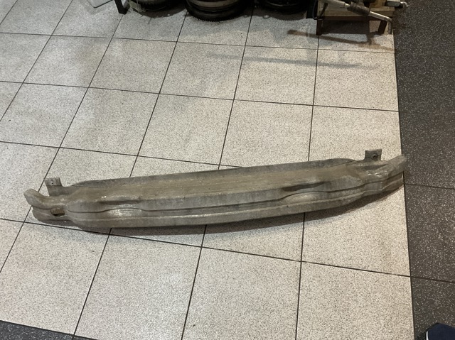 Балка бампера переднього 4F0807111A VAG