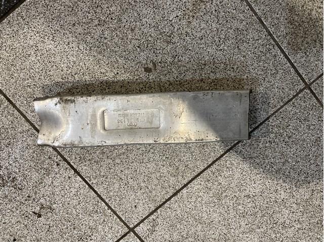 Кронштейн підсилювача переднього бампера 4F0807133 VAG