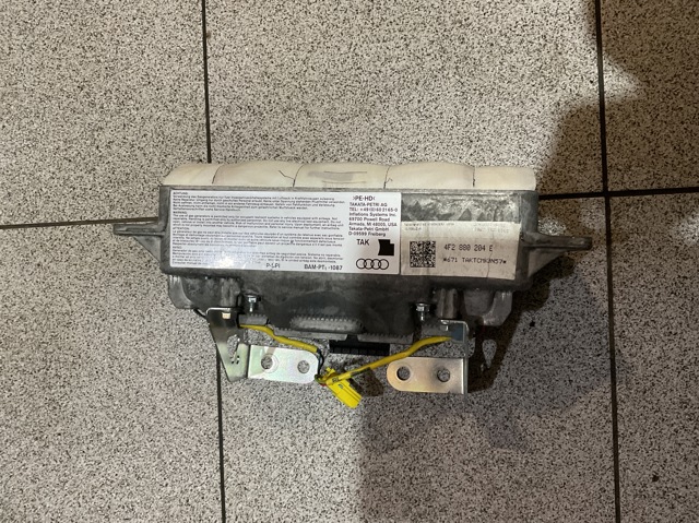 Подушка безпеки бокова 4F2880204E VAG