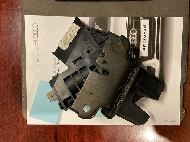 Замок кришки багажника / задніх 3/5-х дверей 4F5827505B VAG