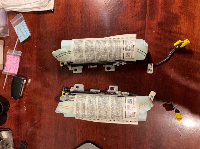 Подушка безпеки AIRBAG спинки сидіння, правого 4G8880442B VAG