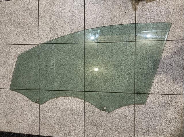 Скло водійських дверей 4L0845201 VAG