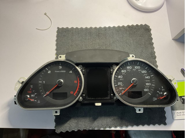 щиток приладу 4L0920983T VAG