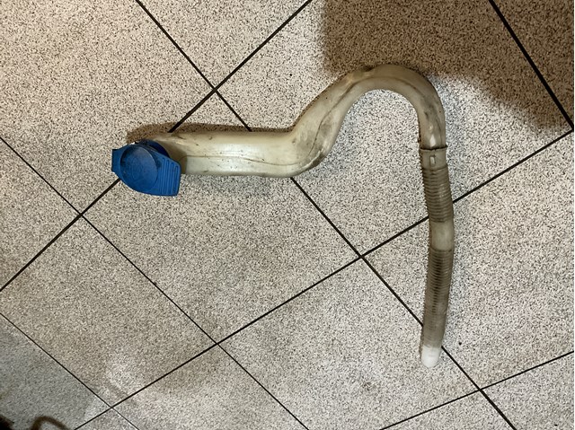 Горловина бачка омивача 4L0955463A VAG