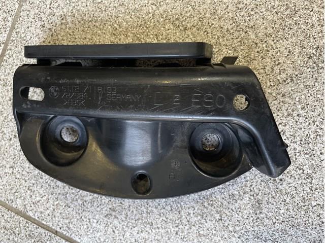 Лівий кронштейн кріплення бампера заднього 51127118193 BMW
