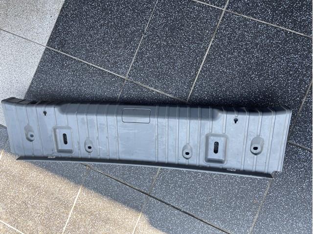 Накладка задньої панелі багажника 51477059258 BMW