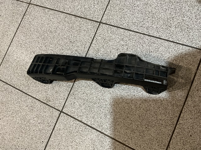 Кронштейн кріплення бампера переднього правий 5211530110 TOYOTA