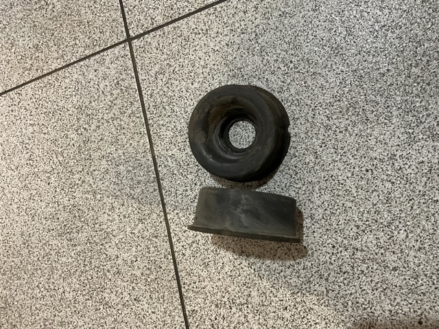 Подушка передньої балки 5221328020 TOYOTA