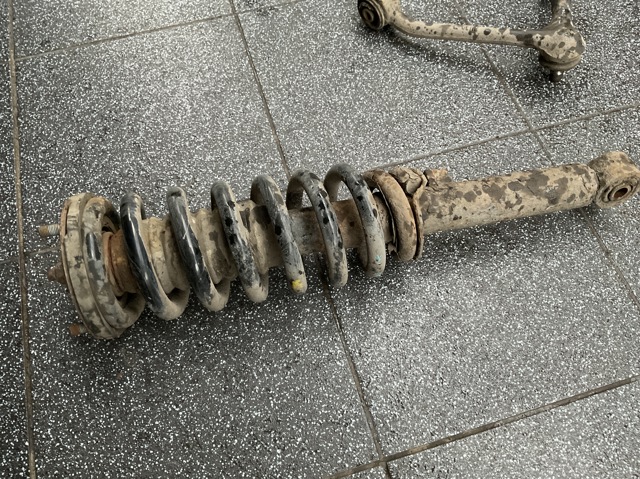 Амортизатор передньої підвіски 546403E023 HYUNDAI