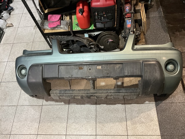 Бампер передній в зборі 620228H740 NISSAN