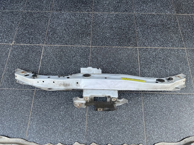 Супорт радіатора верхній/монтажна панель кріплення фар 62511BC61F NISSAN