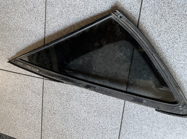 Стукло багажника, праве 6271048170 TOYOTA