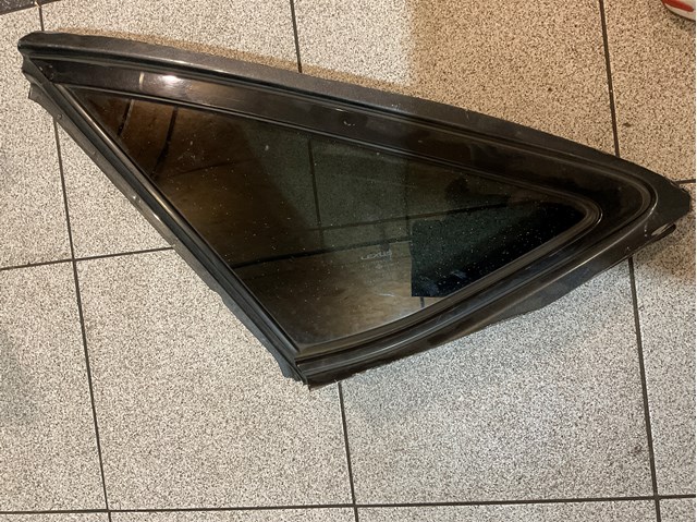Скло кузова/багажного відсіку, ліве 6272048230 TOYOTA