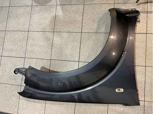 Переднє праве крило 63100ZL15A NISSAN