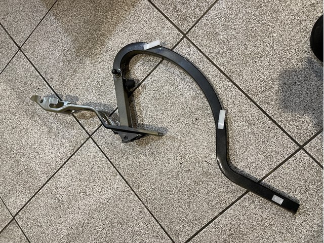 Завіса кришки багажника 6452053010 TOYOTA