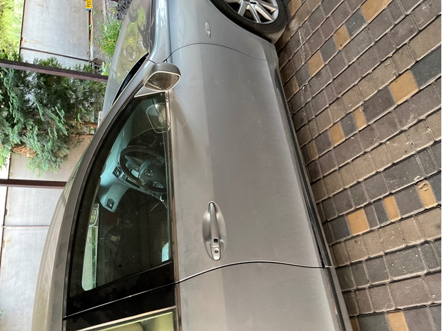 Дверка передня права 6700130850 TOYOTA
