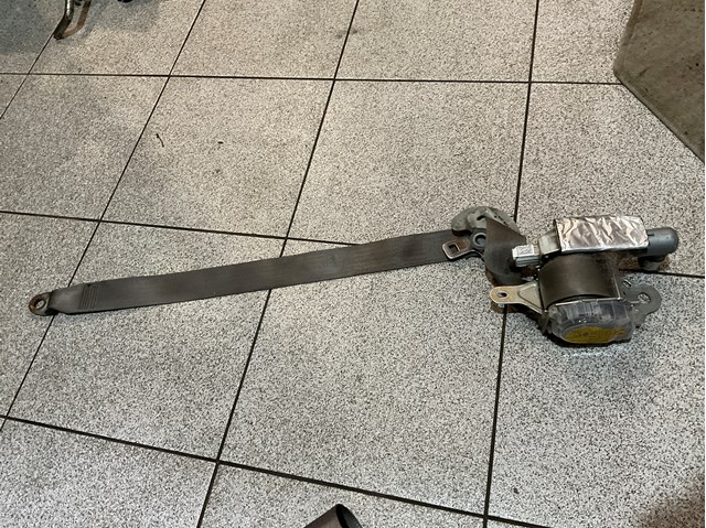 Ремені безпеки 7321048090 TOYOTA