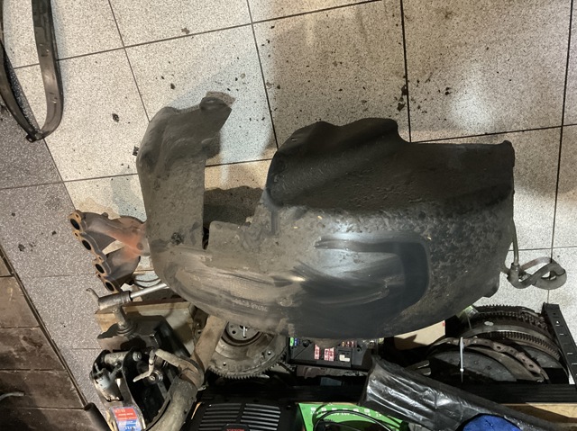 Підкрилок заднього крила, правий 767489U00A NISSAN