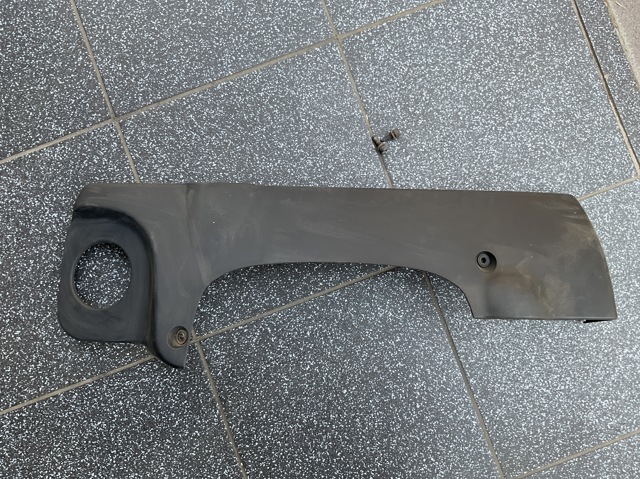 Кришка двигуна декоративна 7787103 BMW