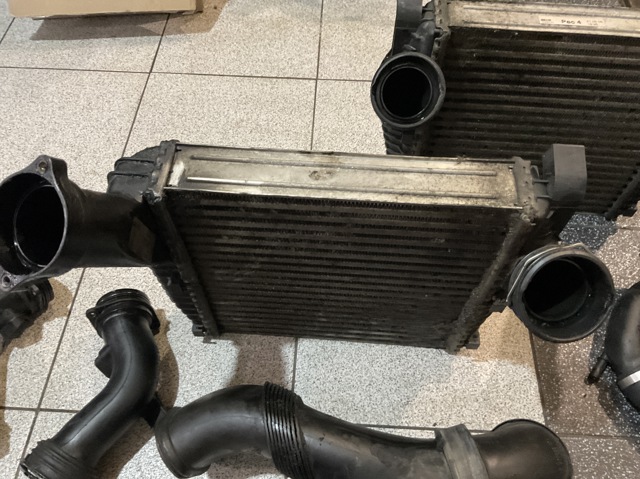Система охолодження наддувочного повітря 7L0145803A VAG