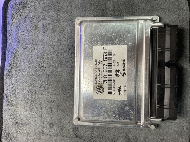 Блок керування пневмопідвіскою 7L0907553F VAG