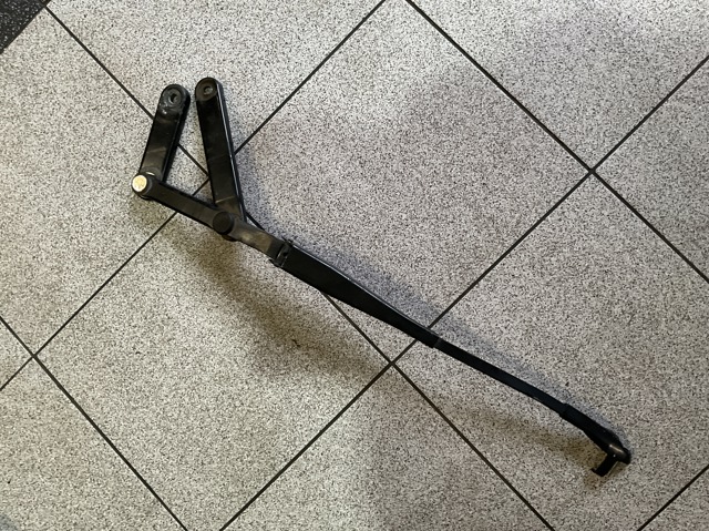 Важіль-поводок склоочисника лобового скла 7L0955408D VAG