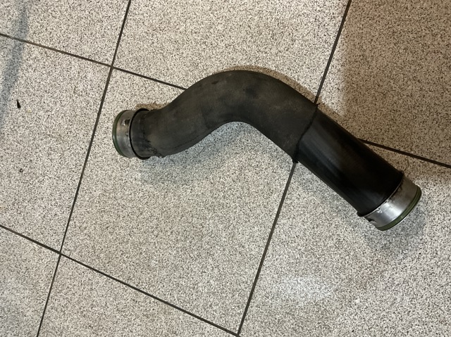 Шланг/патрубок інтеркуллера 7L6145968 VAG