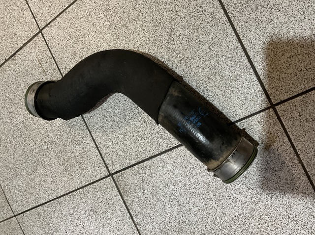 Шланг/патрубок інтеркуллера 7L6145968B VAG