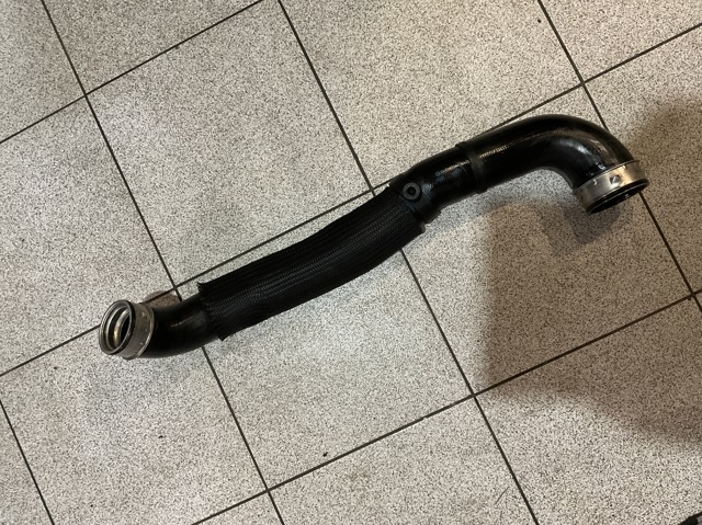 Шланг/патрубок интеркуллера 7L6145979C VAG