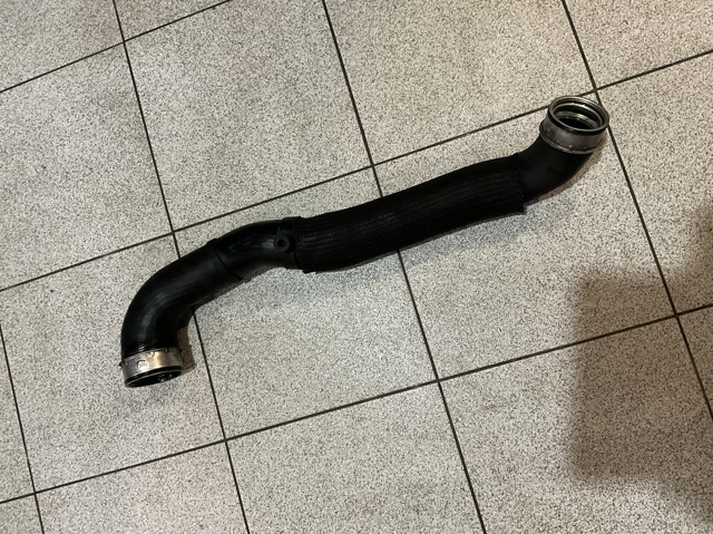 Шланг/патрубок интеркуллера 7L6145980C VAG