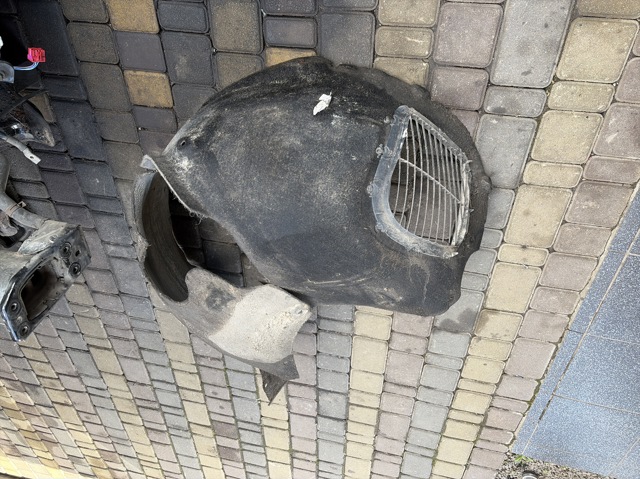 Підкрилок передній лівий 7L6809961M VAG