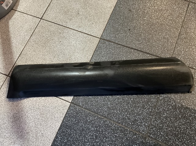 Молдинг задніх лівих дверей, нижній 7L6839787D VAG