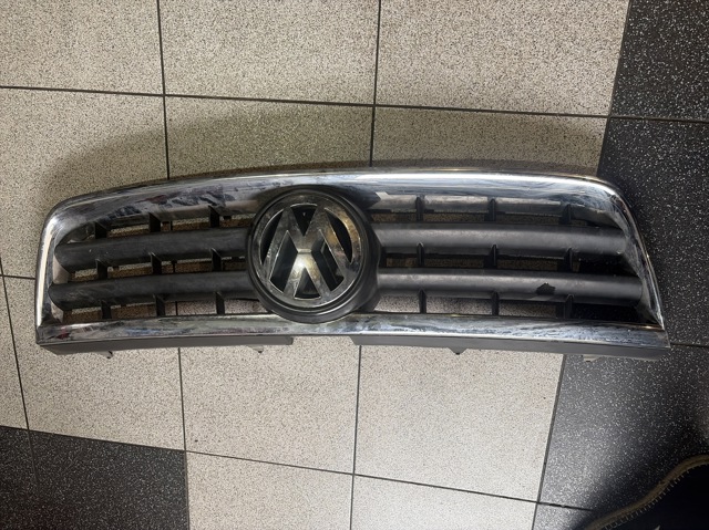 Решітка 7L6853653 VAG
