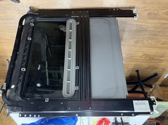Панель люка 7L6877049A VAG
