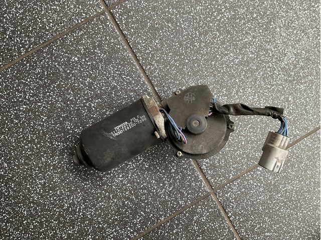 Мотор стеклоочищувача 8511048120 TOYOTA
