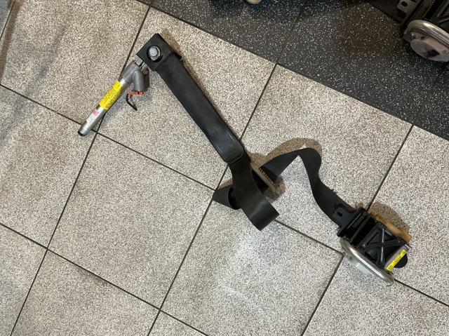 Ремінь безпеки передній лівий 86885BH15A NISSAN