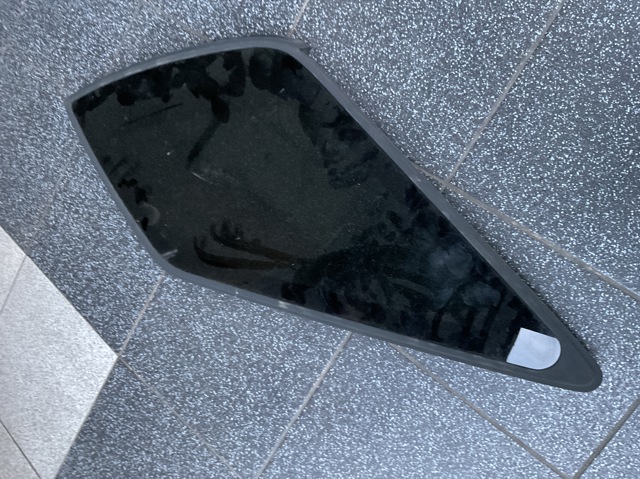 Стукло багажника, праве 878203E000 HYUNDAI