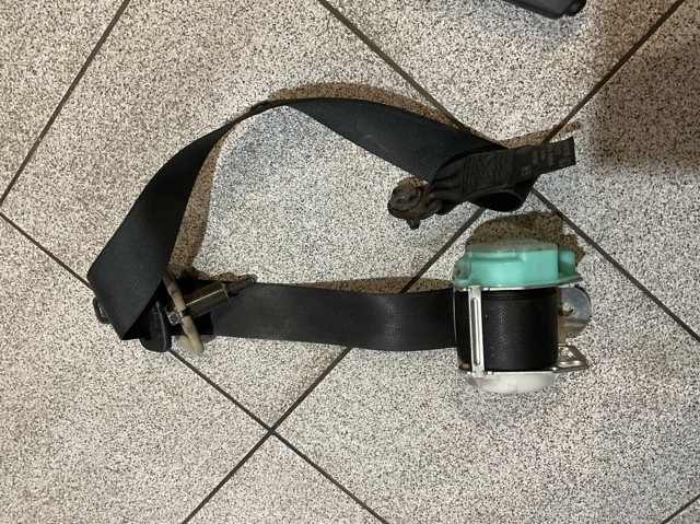 Пасок безпеки задній лівий 888459U05A NISSAN