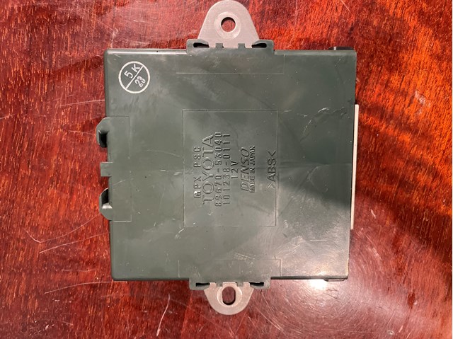 Блок управління комфорту 8967053040 TOYOTA