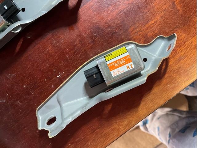 Датчик AIRBAG передній 8983330020 TOYOTA