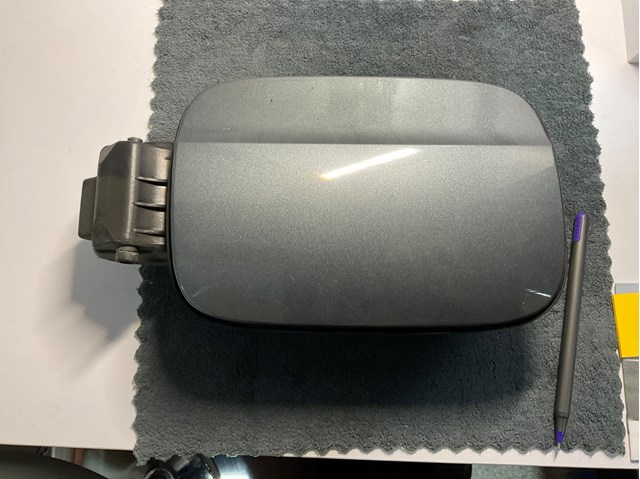 Заливна горловина бензобака 8K0809999A VAG