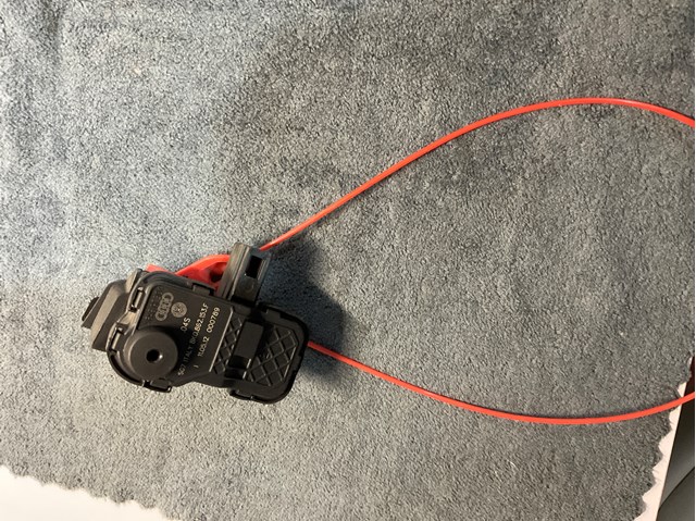 Лічинка замка паливного бака 8K0862153F VAG