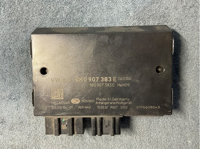 Блок керування фаркопом 8K0907383E VAG