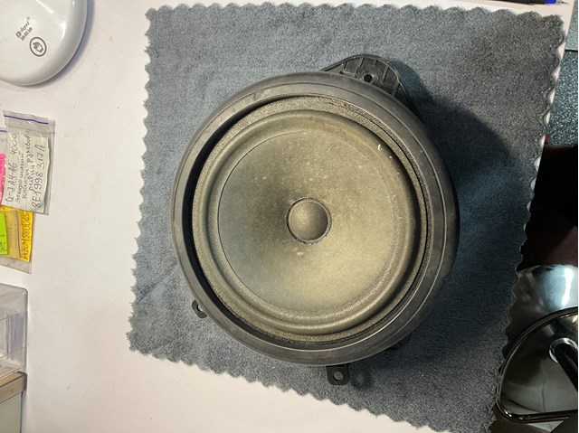 Динамік передньої двері 8P0035411C VAG