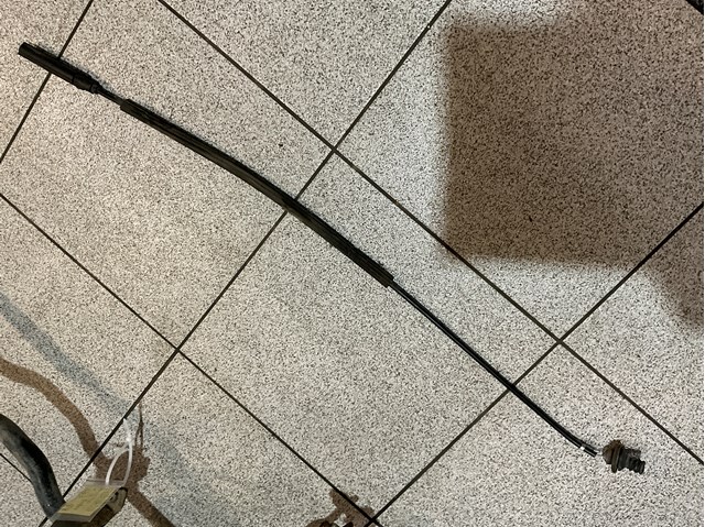 Трос відкриття капота, передній 8P0823535C VAG