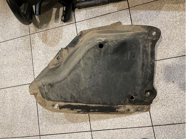 Захист днища, задній правий 8R0825219B VAG