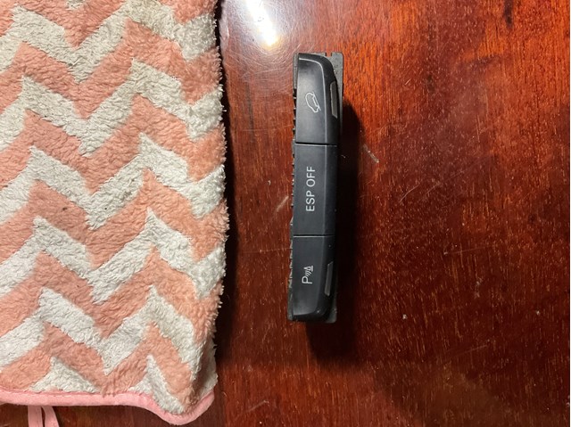 Кнопка аварійки 8R0959673AV10 VAG