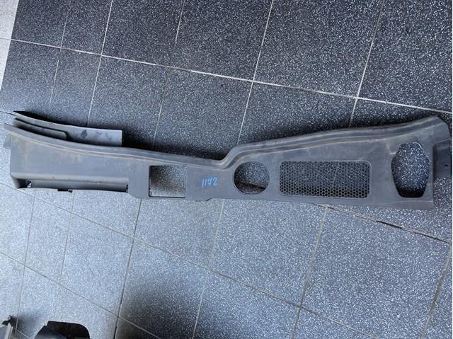 Водостік лобового скла, жабо 8R1819447A VAG