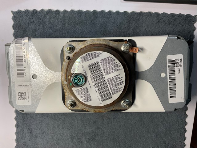 Подушка безпеки пасажира 8T0880204H VAG