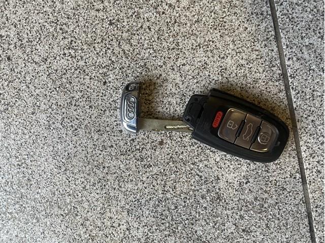 Ключ замка запалювання 8T0959754G VAG